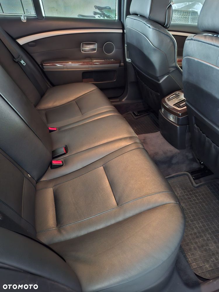 BMW Seria 7 - 8