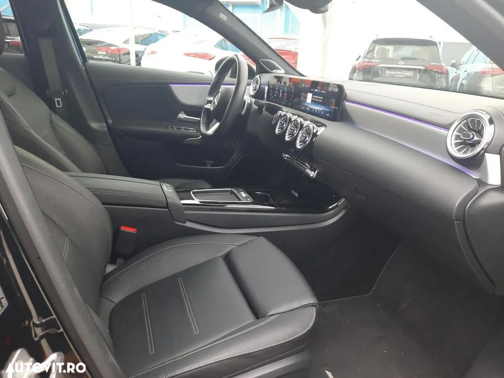 Mercedes-Benz A 220 4MATIC MHEV 8G-DCT - 12
