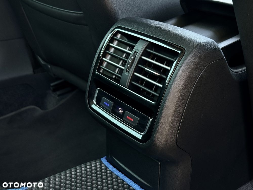 Volkswagen Passat - 23