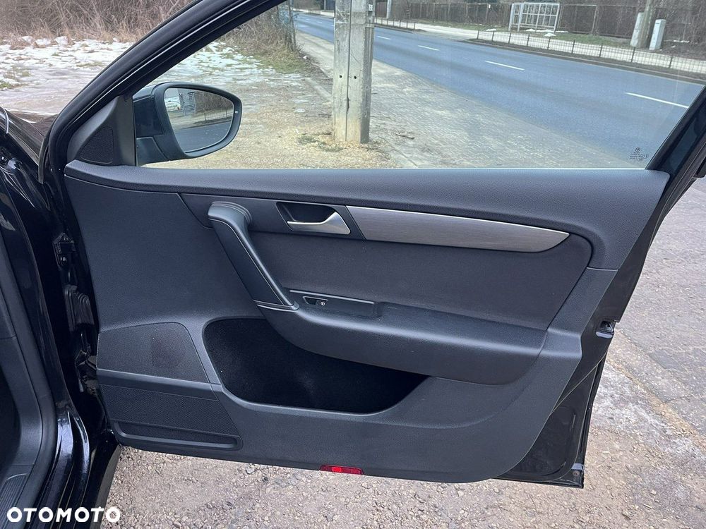 Volkswagen Passat - 20