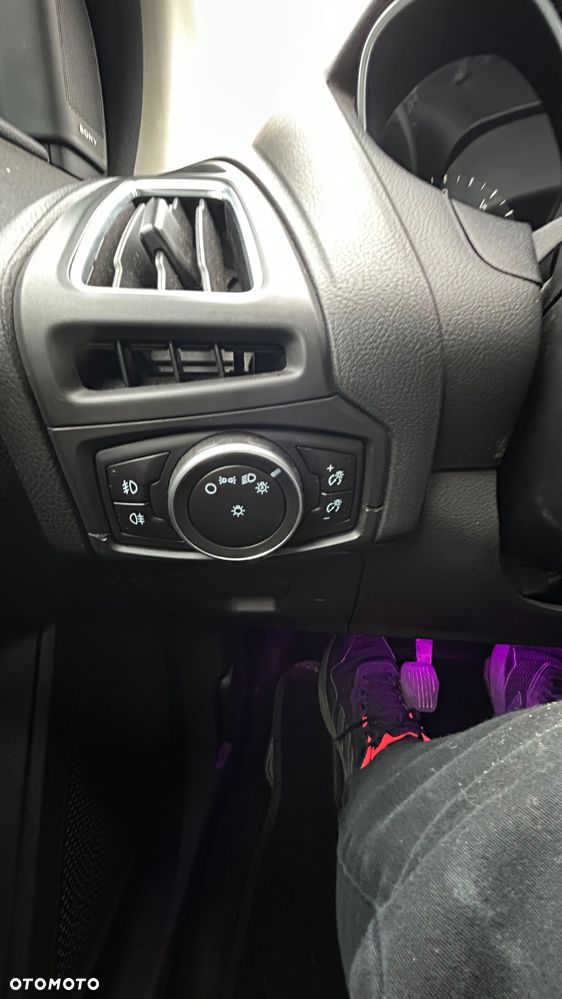 Ford Focus 1.5 TDCi Titanium - 16