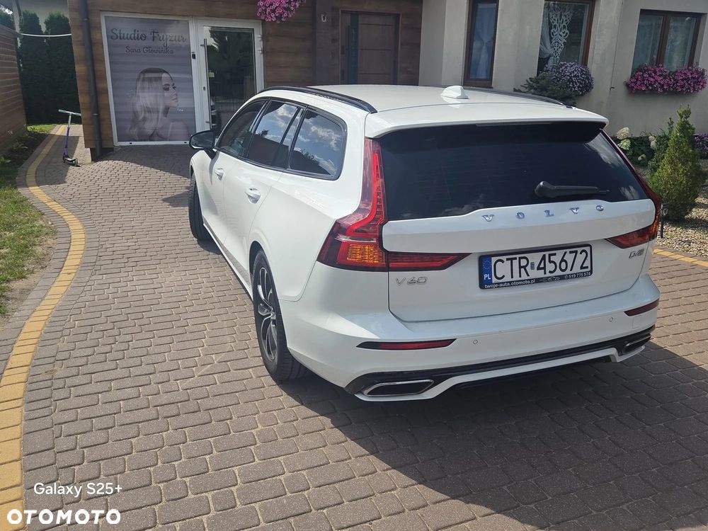 Volvo V60 D4 R-Design - 3