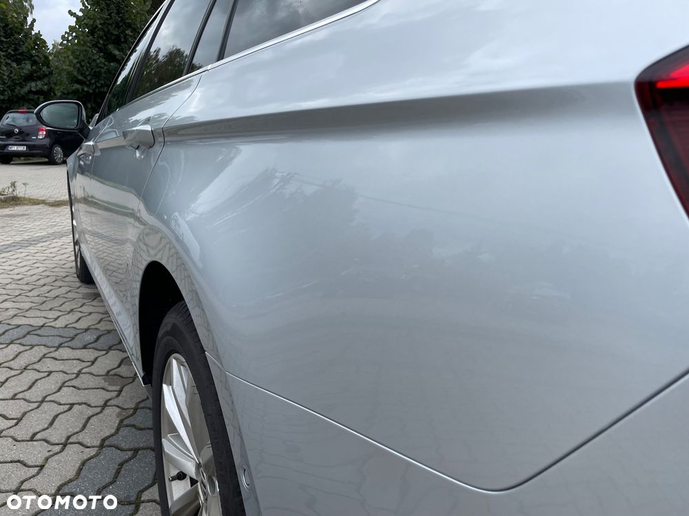 Volkswagen Passat Variant 2.0 TDI SCR DSG Highline - 13