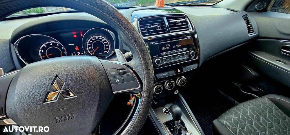 Mitsubishi ASX 2.0 4WD MIVEC CVT Invite - 2