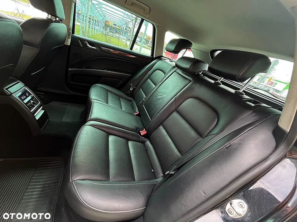 Skoda Superb 2.0 TDI 4x4 L&K DSG - 27