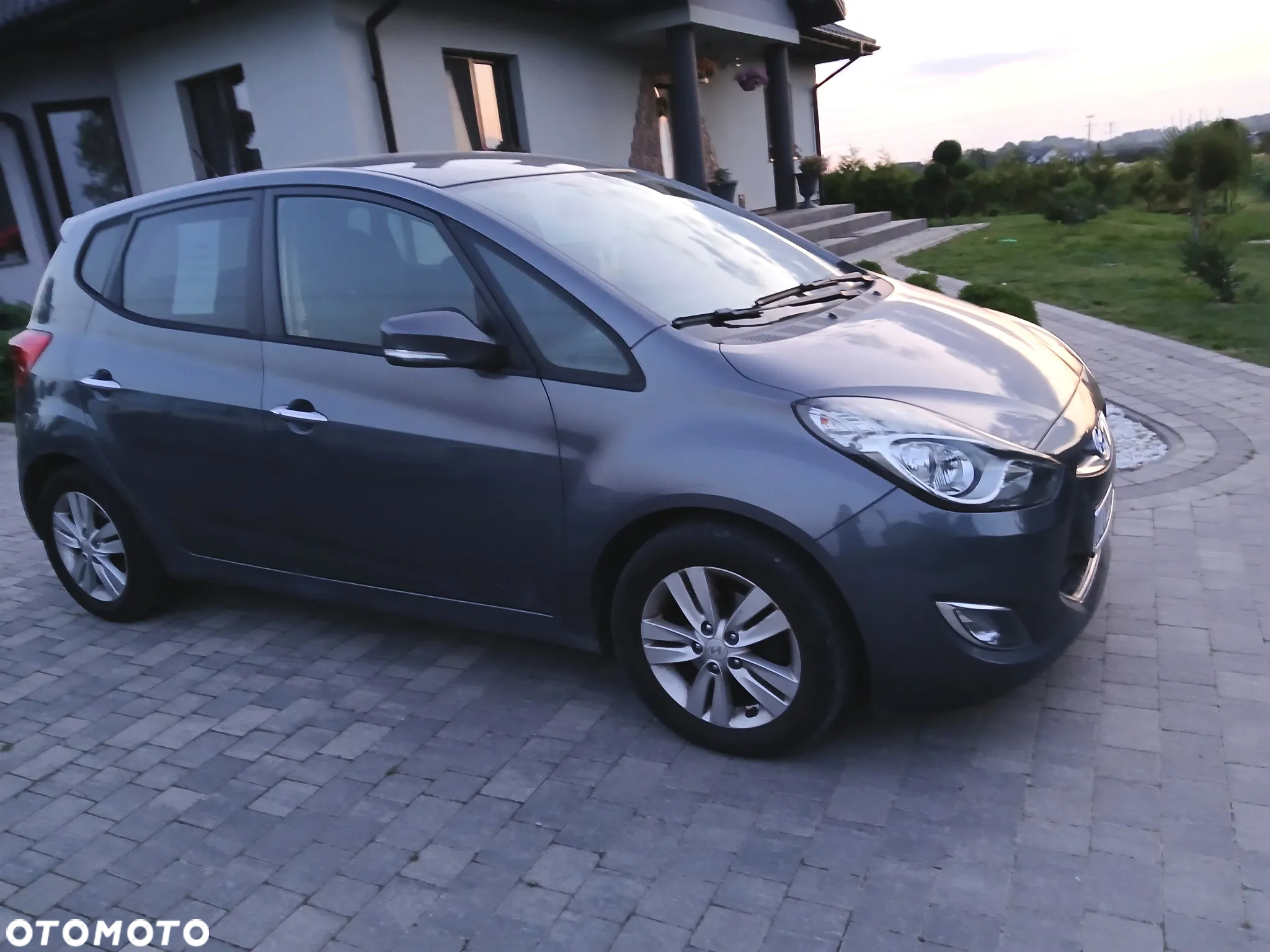 Hyundai ix20 1.4 CRDi Premium blue - 12