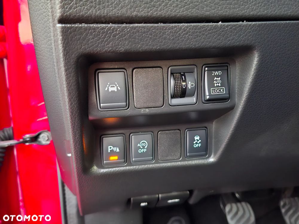 Nissan Qashqai 1.6 DCi ALL-MODE 4x4i N-Connecta - 13
