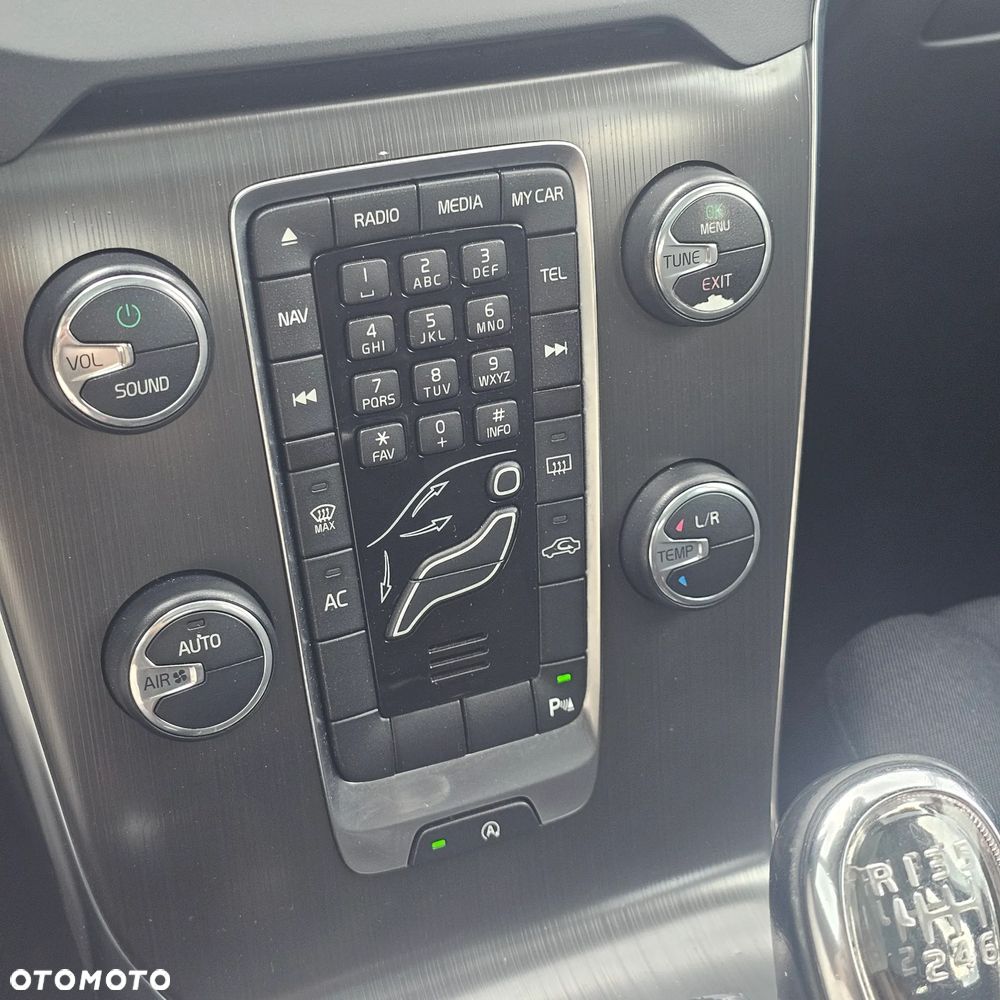 Volvo V40 D2 Kinetic - 27