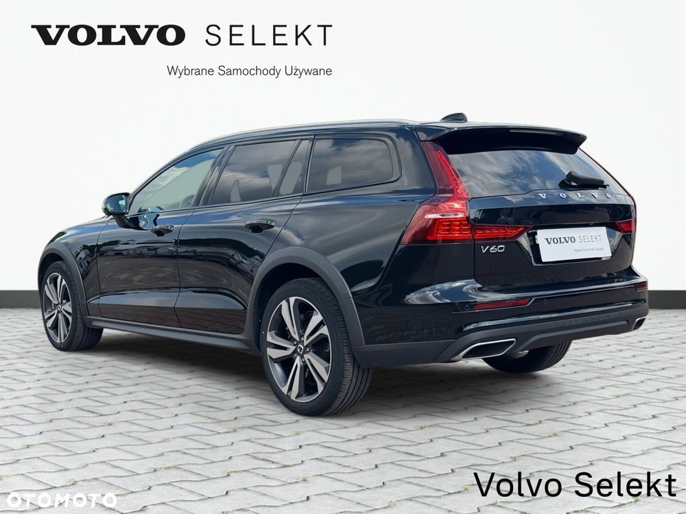 Volvo V60 Cross Country - 8