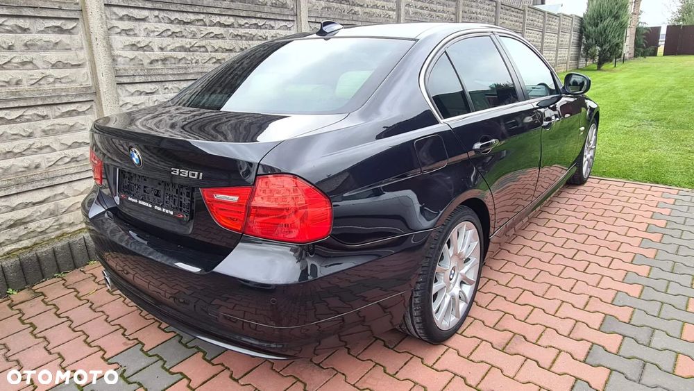 BMW Seria 3 330i xDrive - 2