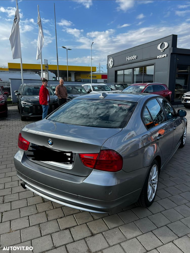 BMW Seria 3 320d - 5