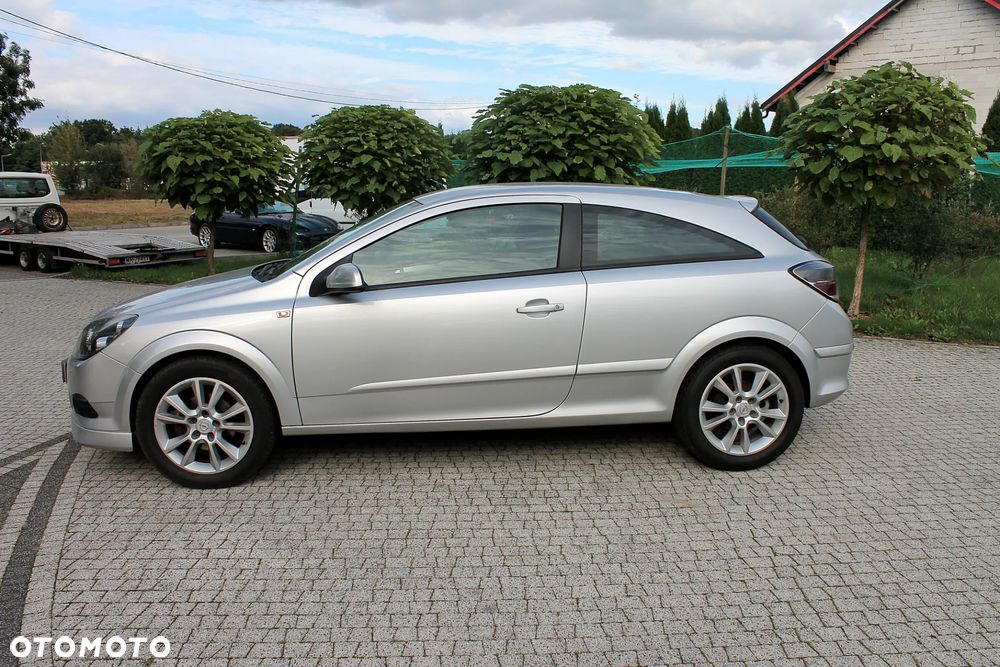 Opel Astra GTC 1.8 Innovation - 23
