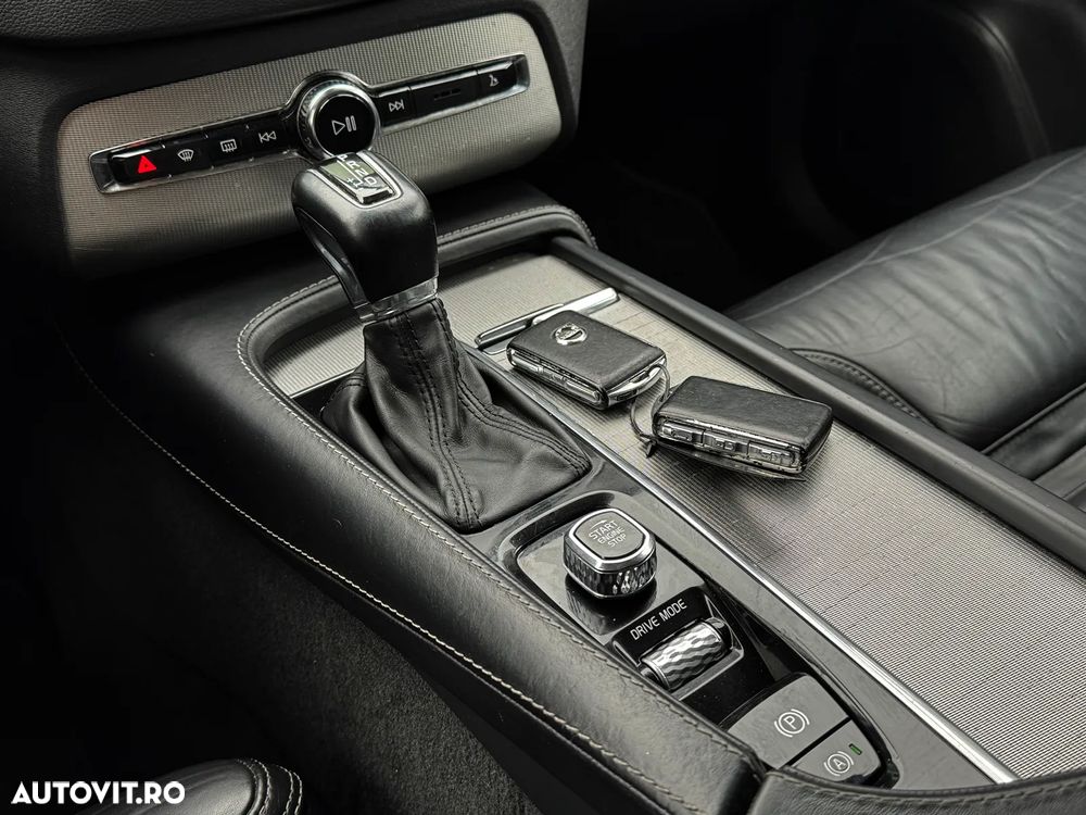Volvo XC 90 D5 AWD Geartronic Inscription - 37