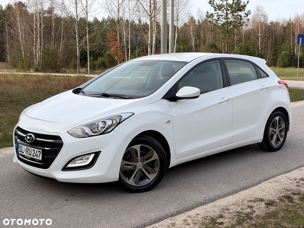 Hyundai i30 blue 1.4 Style - 1