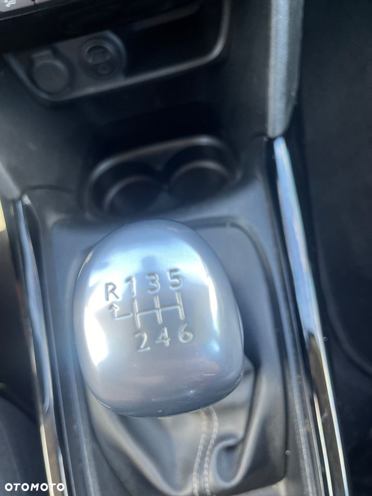 Peugeot 2008 - 18