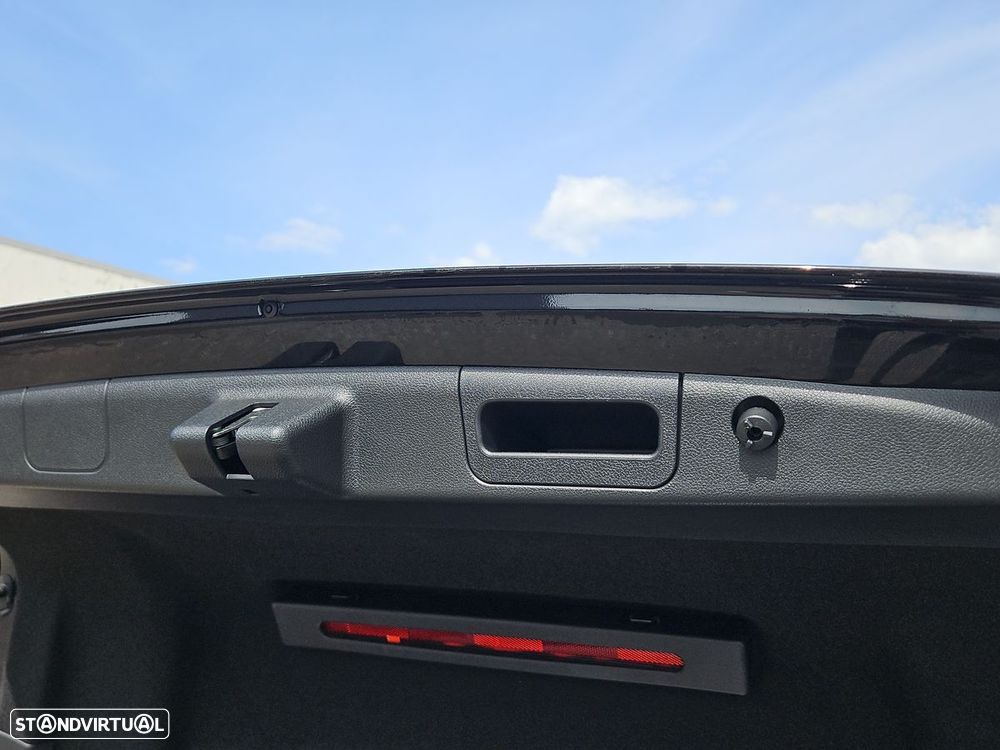 Mercedes-Benz E 220 d 9G-TRONIC Edition AVANTGARDE - 19