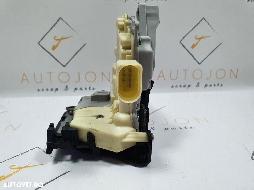 Broasca usa  dreapta spate VOLKSWAGEN PASSAT Variant 3C5 2005 - 2011 2.0 TDI BMR, CBBB   3C4839016A - 2