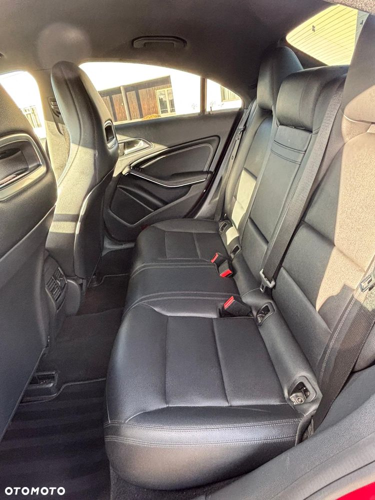 Mercedes-Benz CLA 250 7G-DCT - 20