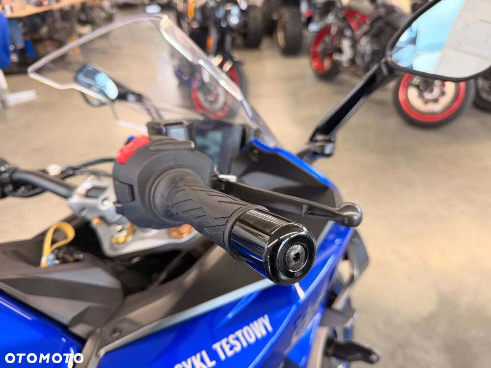 Suzuki GSX 1000 - 10