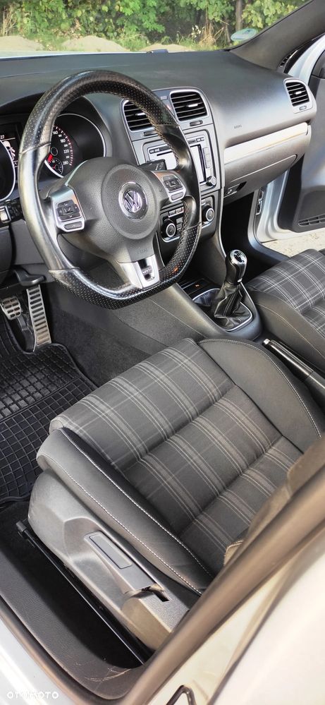 Volkswagen Golf - 26