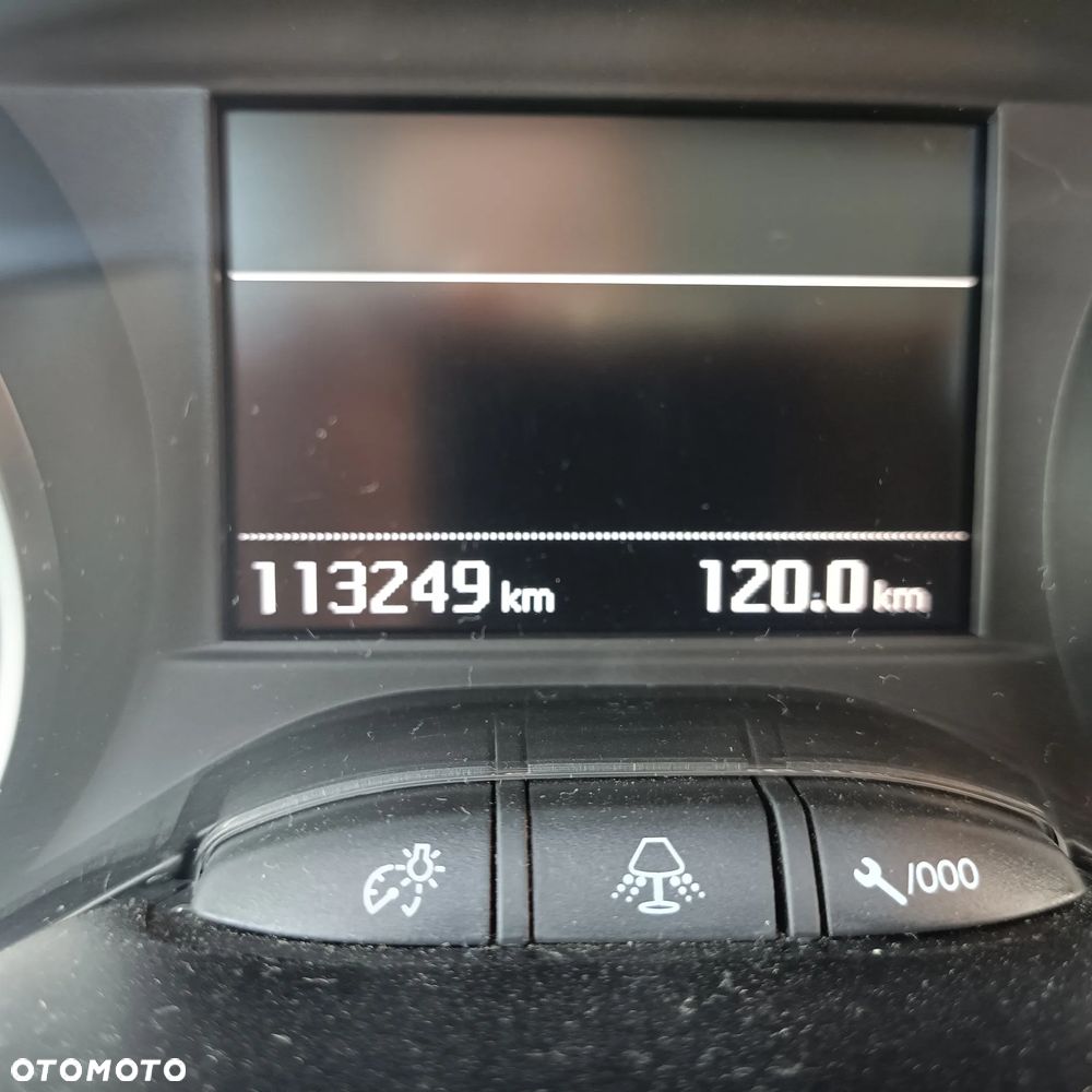 Peugeot 208 - 9
