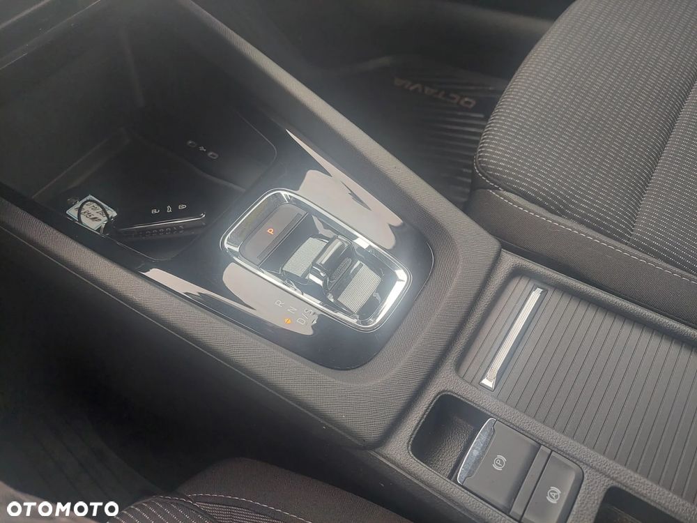 Skoda Octavia 2.0 TDI Ambition DSG - 21