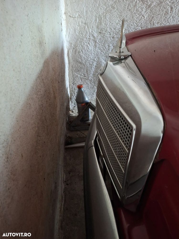 Mercedes-Benz W115 - 23