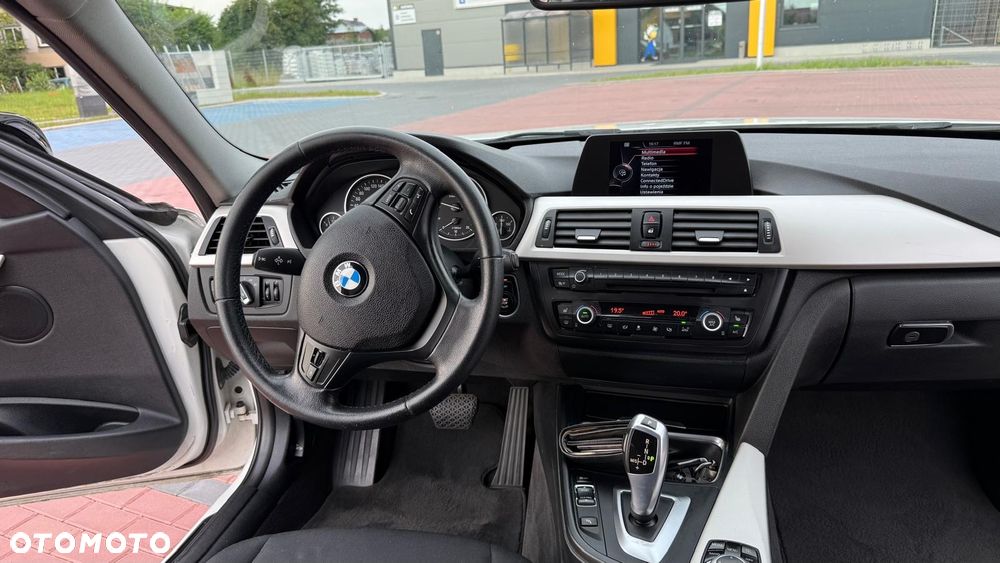 BMW Seria 3 - 36