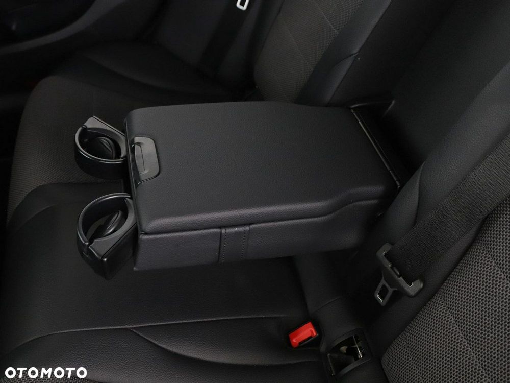 Mercedes-Benz Klasa C 180 9G-TRONIC Avantgarde - 40