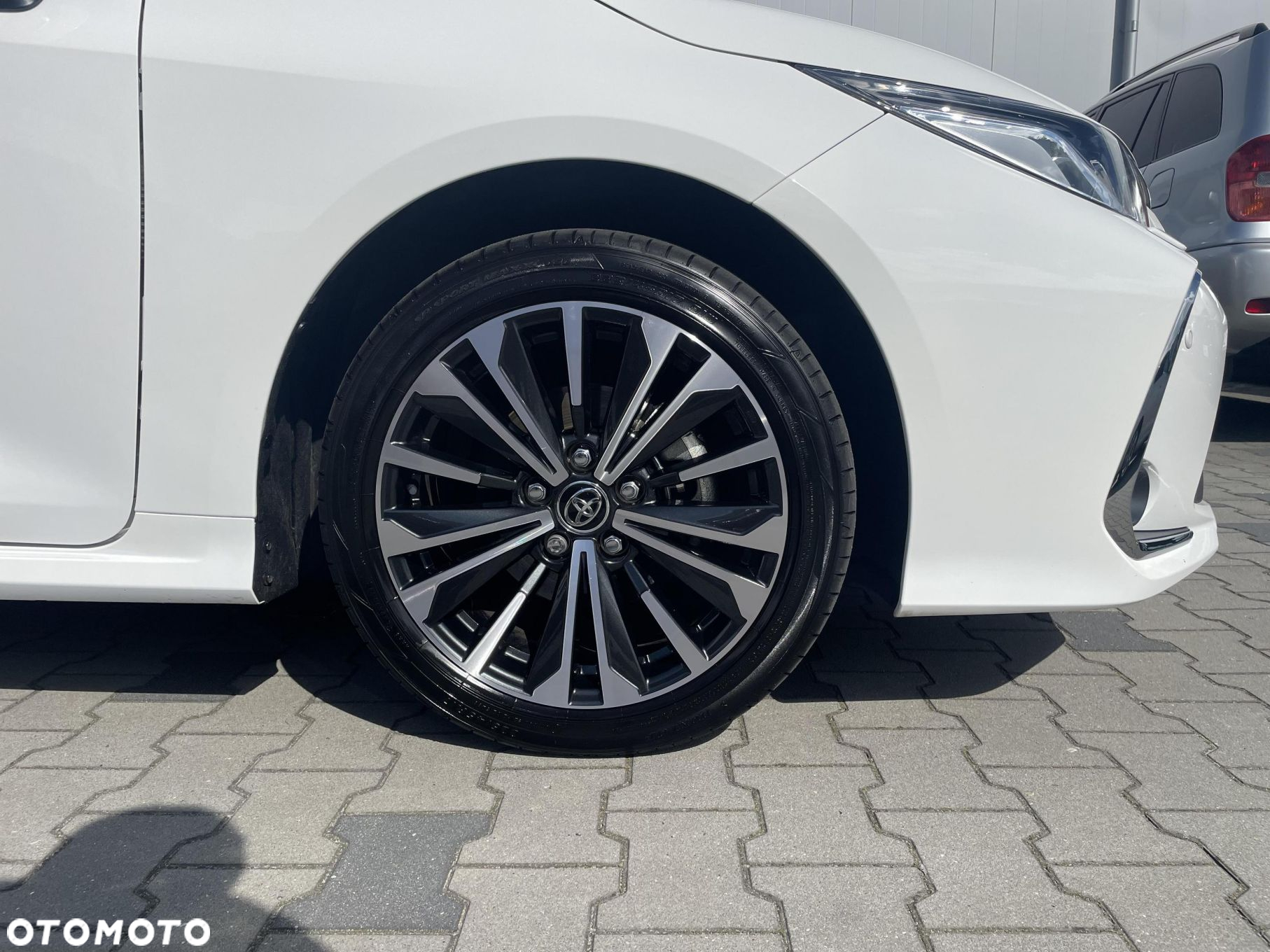 Toyota Corolla 1.8 Hybrid Style - 8