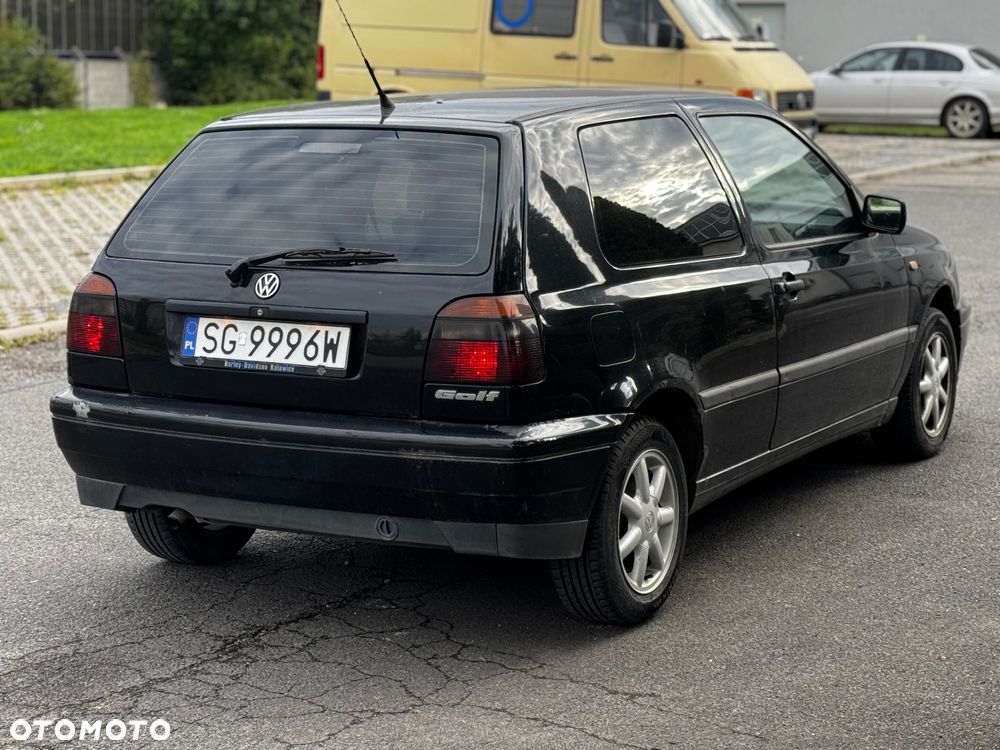 Volkswagen Golf - 2