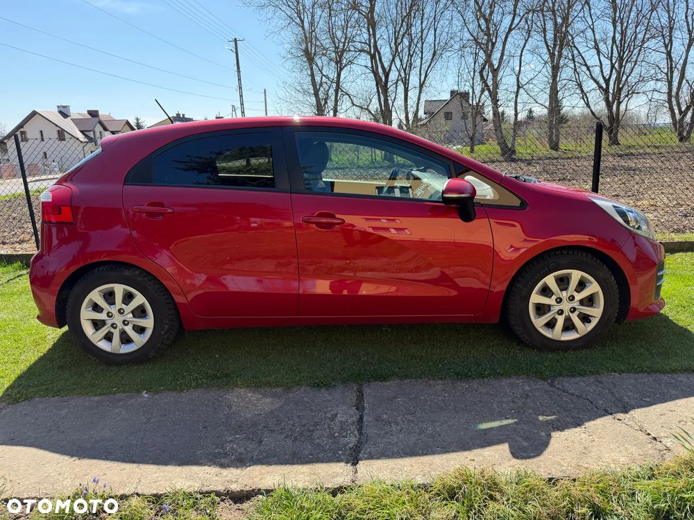 Kia Rio - 4