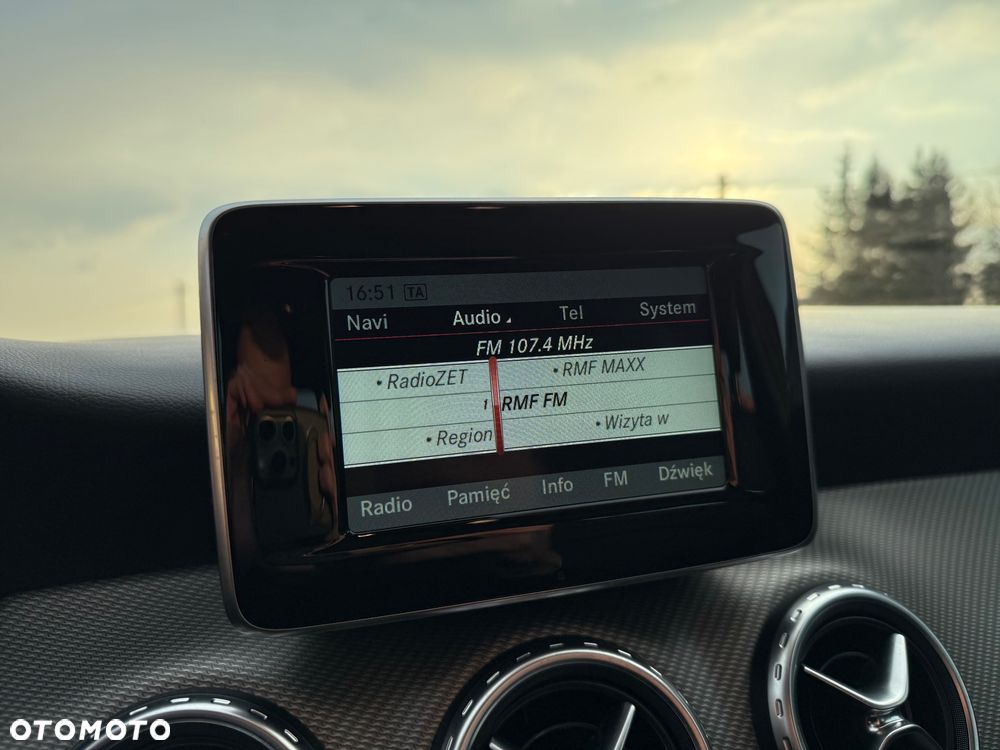 Mercedes-Benz GLA - 18