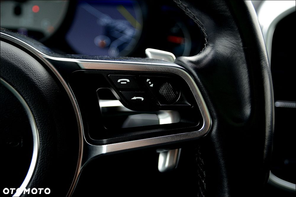 Porsche Cayenne S Platinum Edition - 26