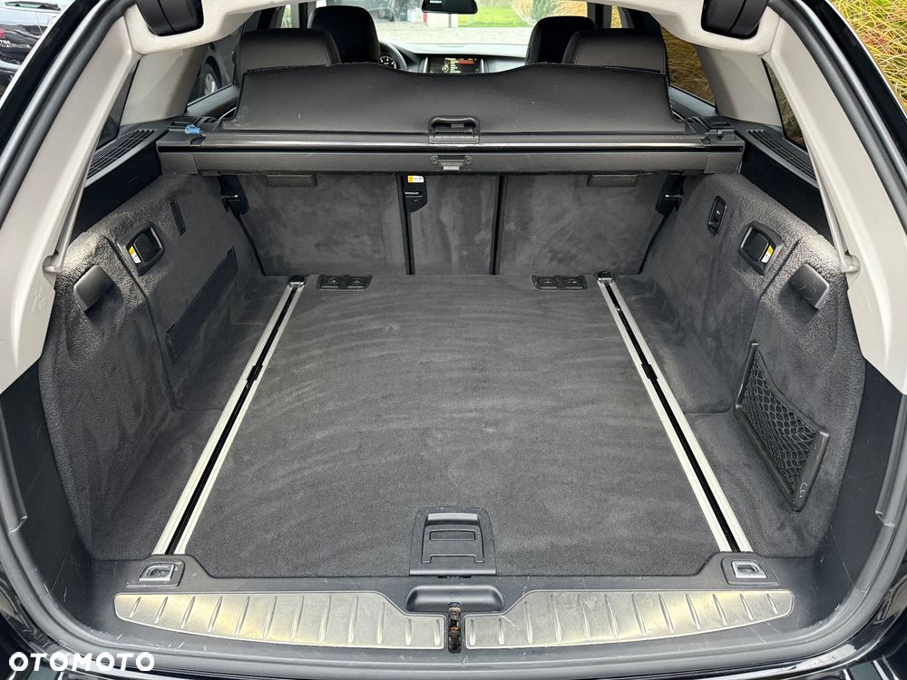 BMW Seria 5 525d xDrive - 22