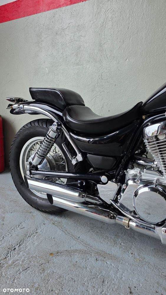 Suzuki Intruder - 22