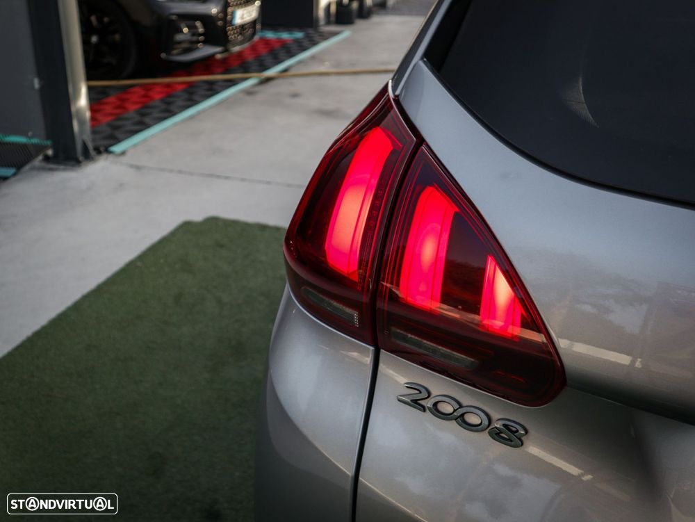 Peugeot 2008 1.6 BlueHDi Style - 9