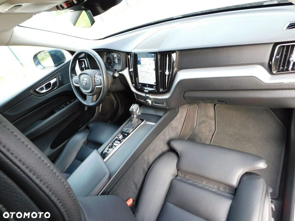 Volvo XC 60 D4 Momentum Pro - 7