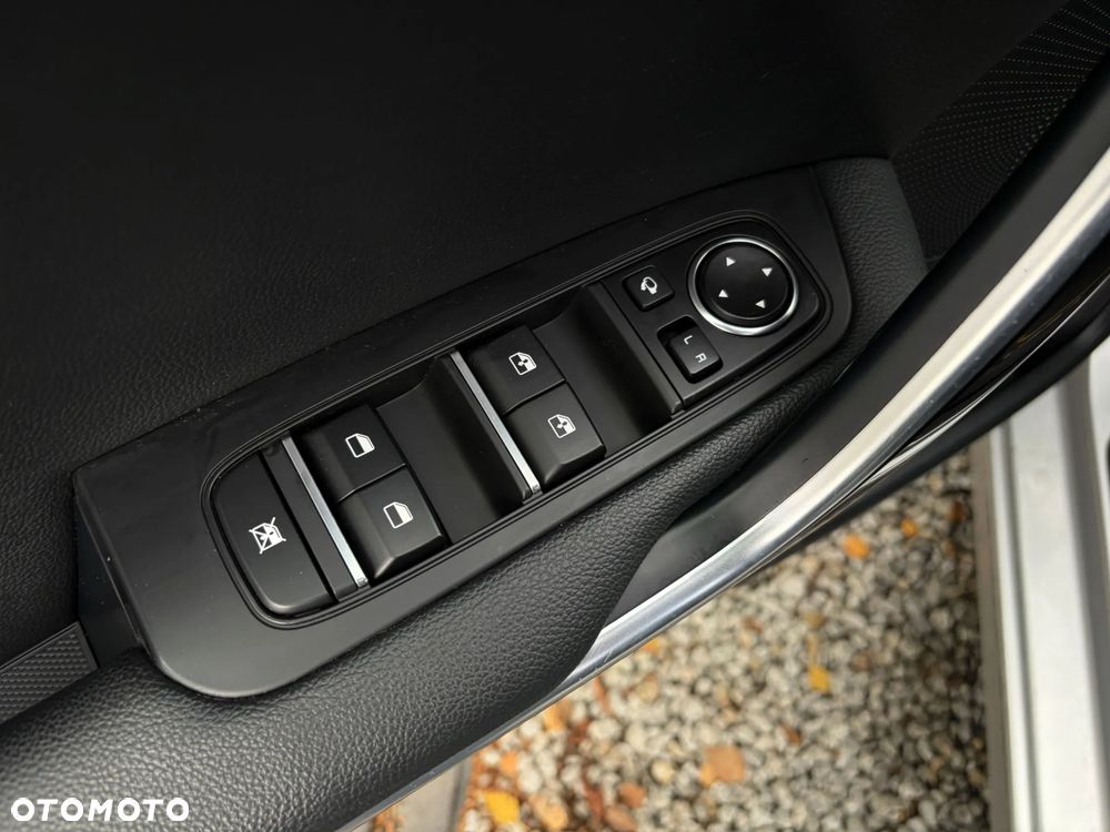Kia Ceed - 32