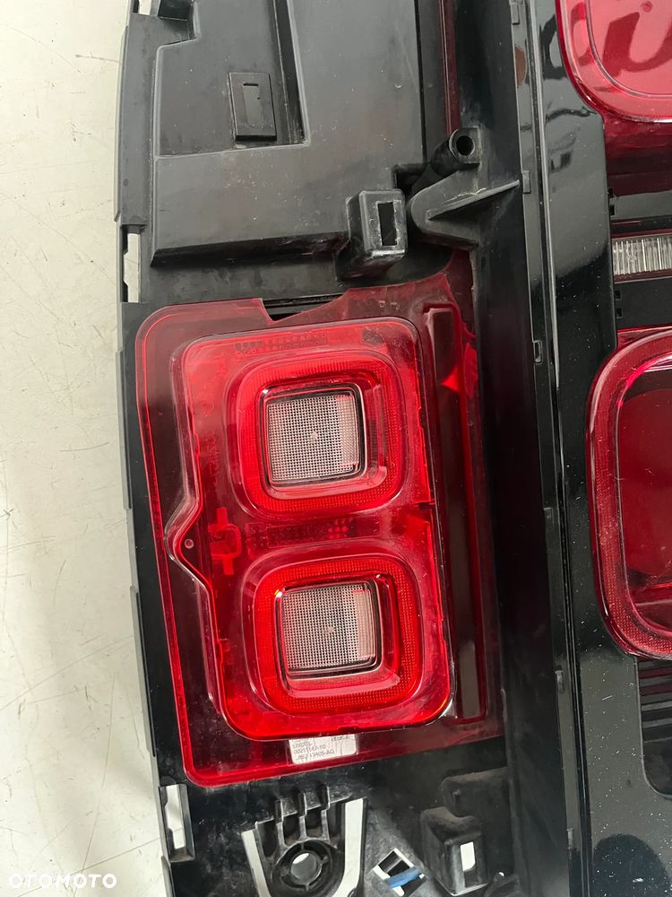 LAND ROVER DEFENDER II L663 L8B213405-A LAMPA TYLNA TYŁ LEWA - 2