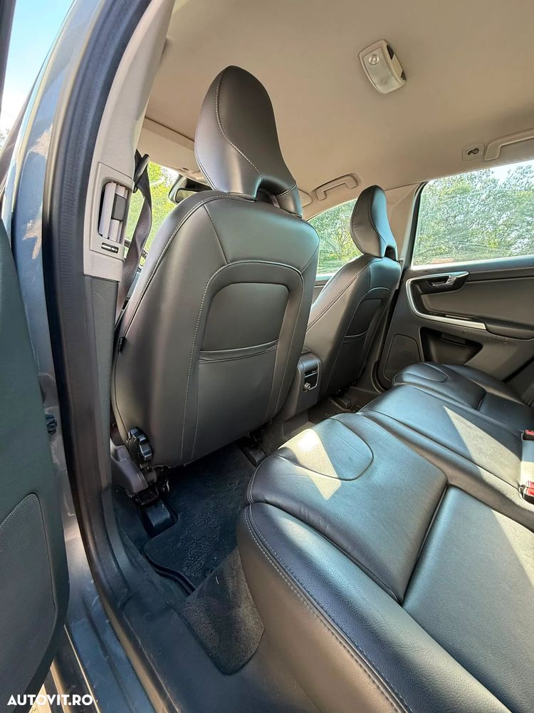 Volvo XC 60 D3 Geartronic Momentum - 19