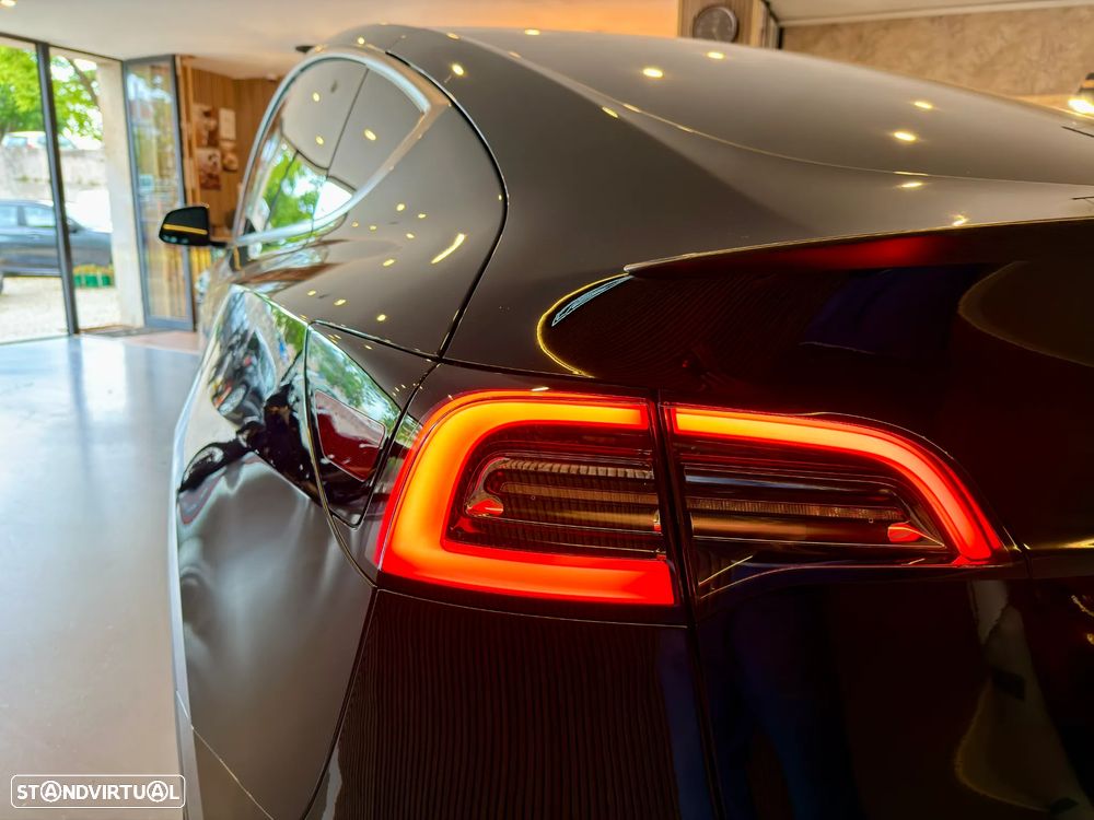 Tesla Model Y Performance Tração Integral - 34