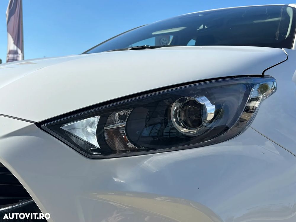 Toyota Yaris 1.5 VVT-i HSD Active - 12