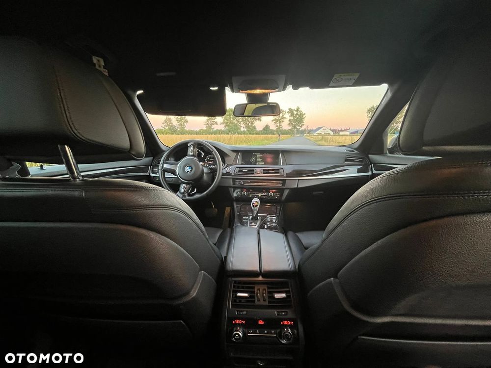 BMW Seria 5 M550d xDrive - 13