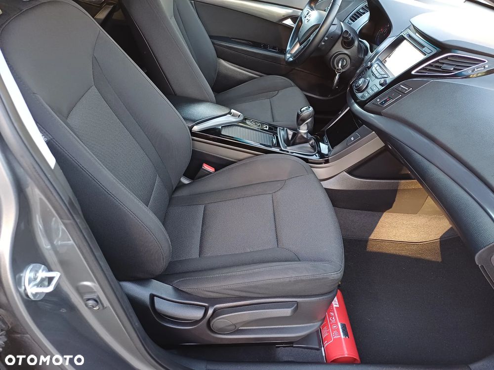 Hyundai i40 Kombi 1.7 CRDi Premium - 22