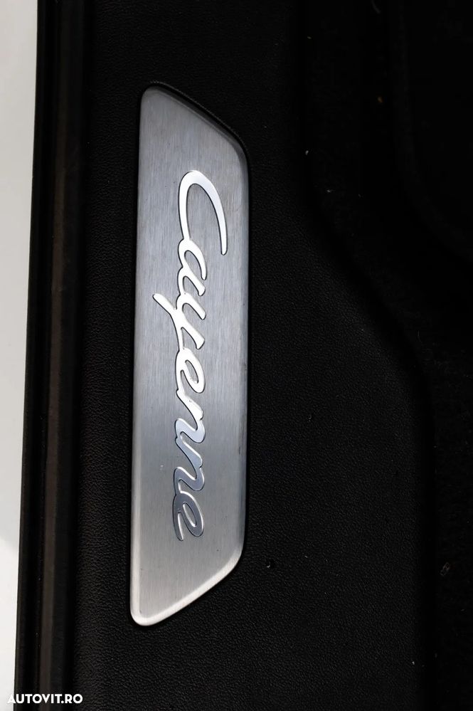 Porsche Cayenne - 22