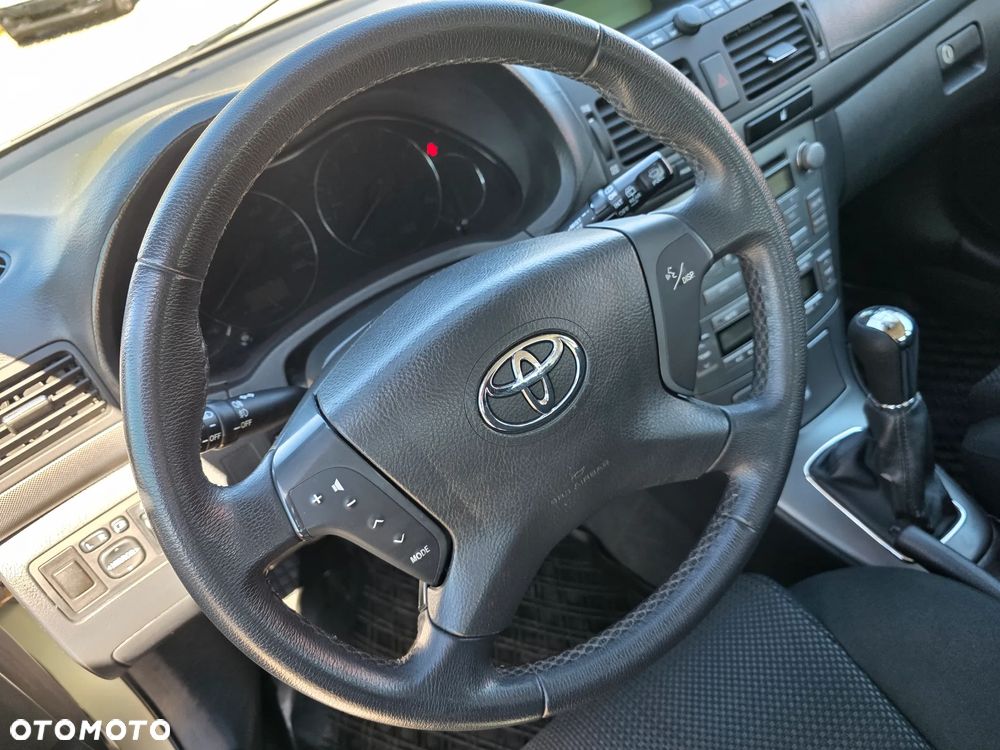 Toyota Avensis 2.0 VVT-i Sol - 21