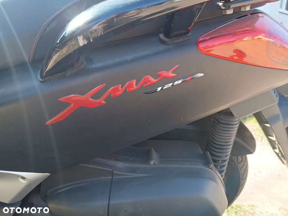 Yamaha X-max - 9