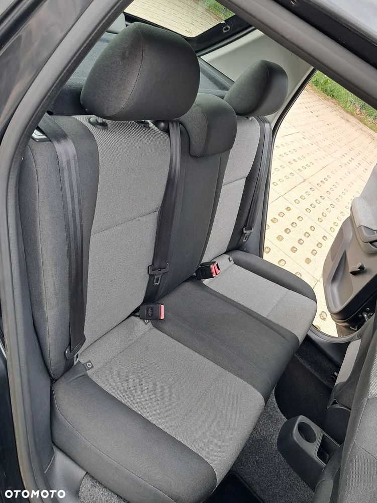 Skoda Fabia 1.2 HTP Classic - 8