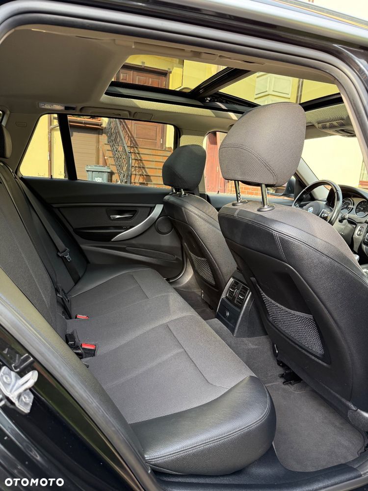 BMW Seria 3 320d Touring Sport-Aut Efficient Dynamics Edition Sport Line - 28